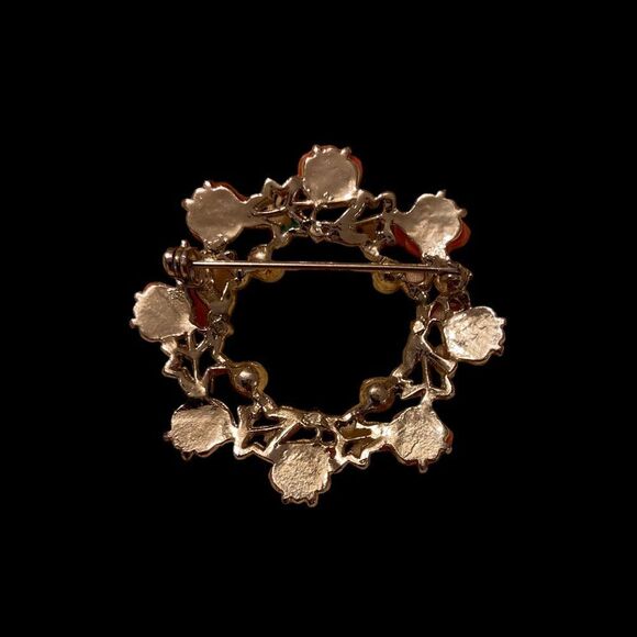 Vintage 950's Lucite Roses w/Faux Pearl‎ & Enamel Leaves Pin/Brooch! - Picture 5 of 7